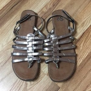 SO Sandals